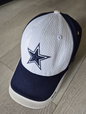 Dallas Cowboys Reebok NFL Equipment Adjustable Hat Cap Navy White